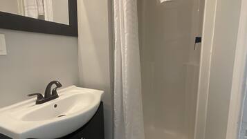Gallery Suite #7 | Bathroom