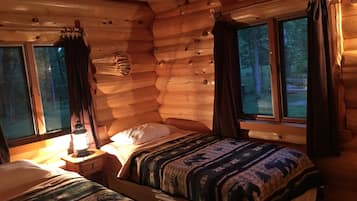 Cabin, 3 Bedrooms, 2 Bathrooms (Log Cabin) | Premium bedding, individually decorated, free rollaway beds