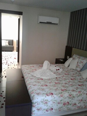 Coffres-forts dans les chambres, bureau, rideaux occultants