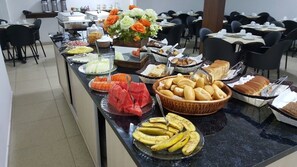 Tägliches inbegriffenes Frühstücksbuffet