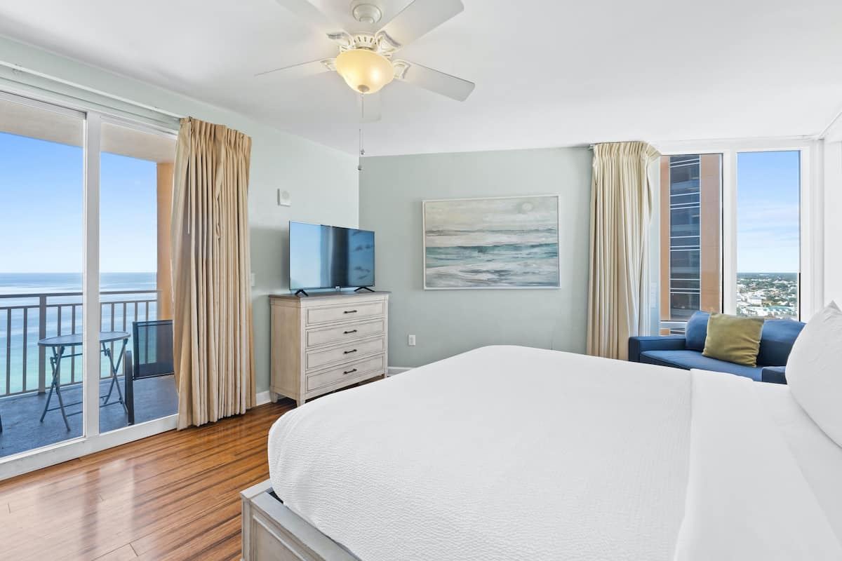 2 bedrooms, individually decorated, individually furnished