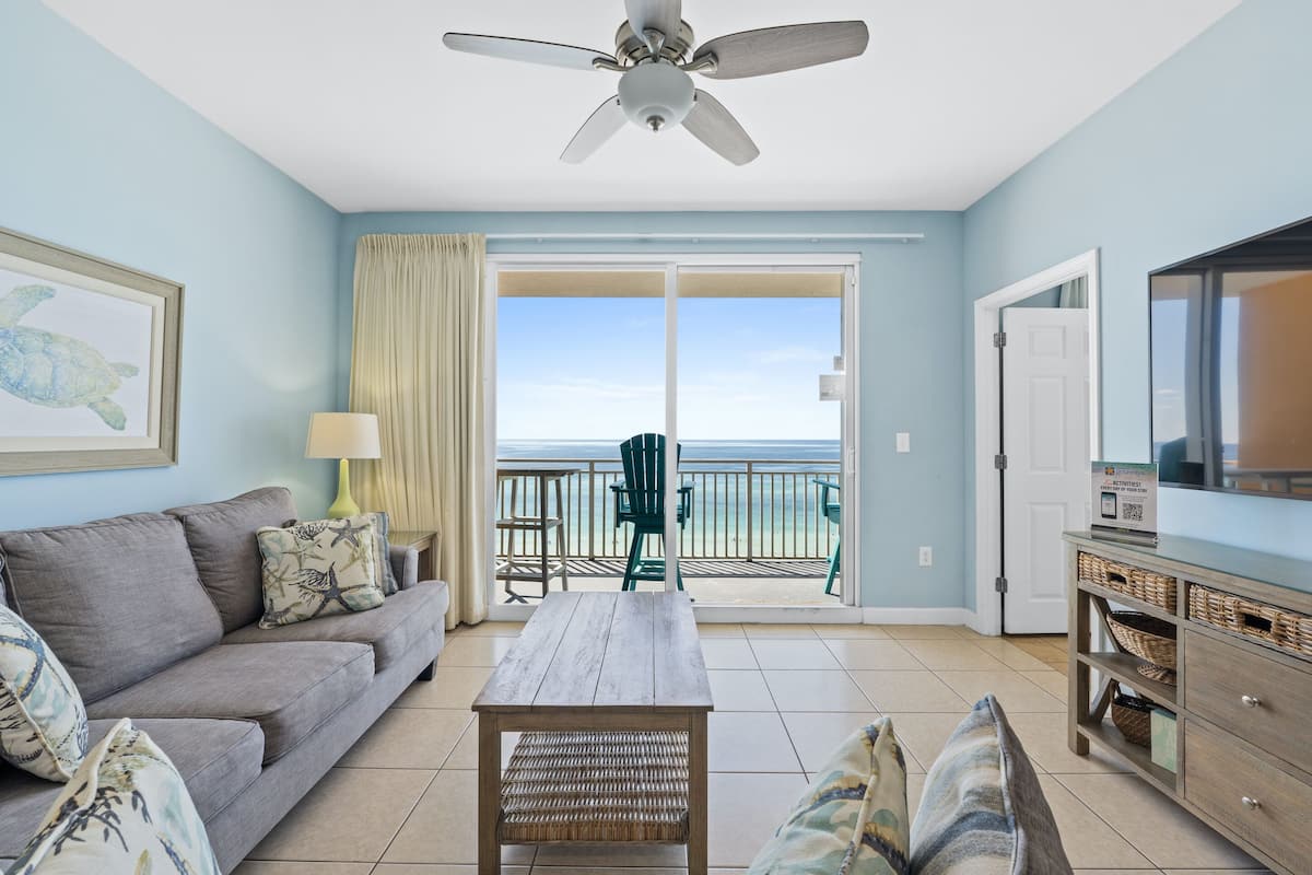 Condo, 2 Bedrooms, Ocean View (506W) | Living area | 48-inch Smart TV with digital channels, TV, streaming services