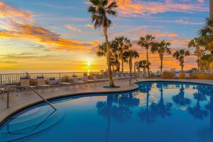 3 piscinas al aire libre