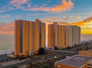 Front of property - Splash Beach Resort by Panhandle Getaways (Panama City Beach)
