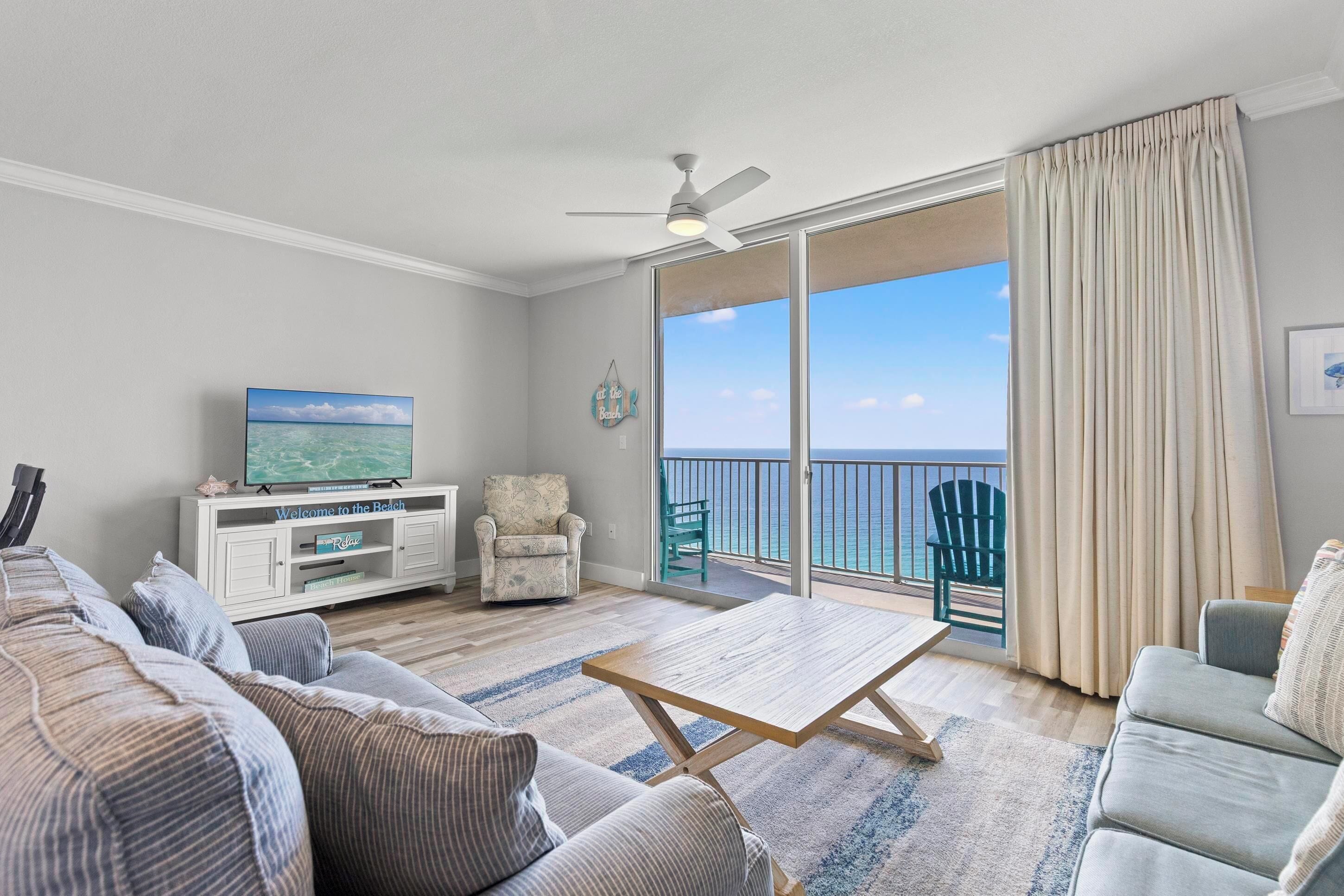 公寓式客房 | 起居区 | 50-英寸智能电视 （配备有线频道）、电视