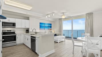 Condo, 1 Bedroom, Beachfront (2306) | Private kitchen