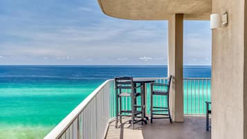 Condo, 3 Bedrooms, Beachfront (817) | Terrace/patio
