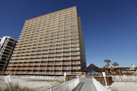 Pelican Beach Resort by Panhandle Getaways - Image 39