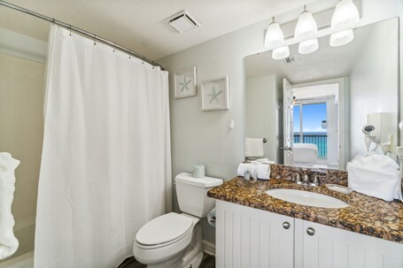 Pelican Beach Resort by Panhandle Getaways - Image 24