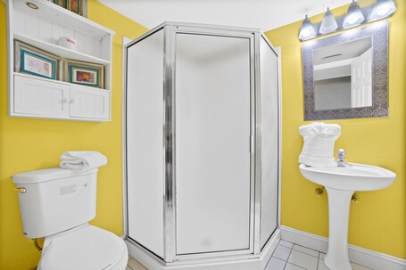 Pelican Beach Resort by Panhandle Getaways - Image 260