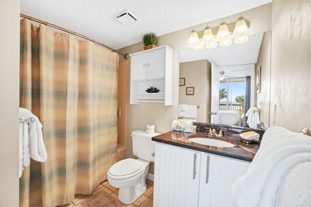 Pelican Beach Resort by Panhandle Getaways - Image 34
