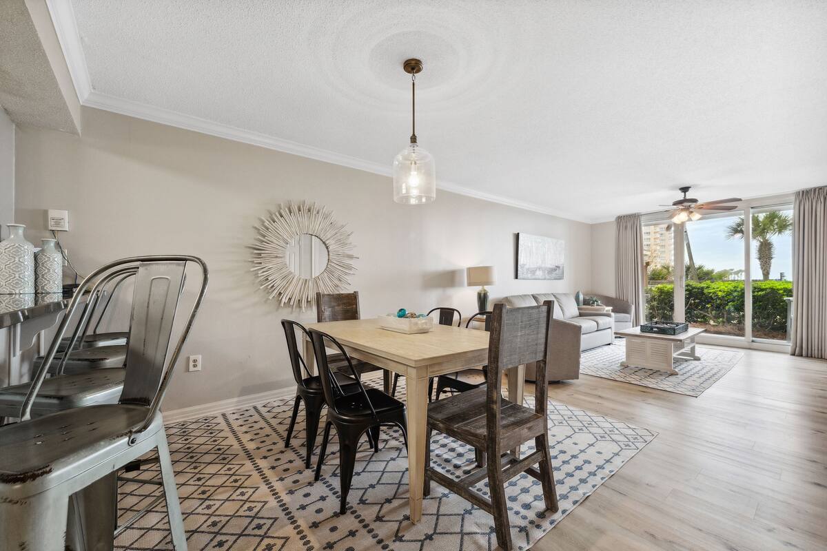 Leilighet, 2 soverom, bassengutsikt (Pelican 114) | Spiseområde på rommet