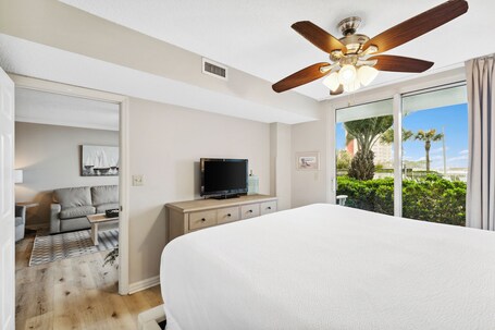Pelican Beach Resort by Panhandle Getaways - Image 36