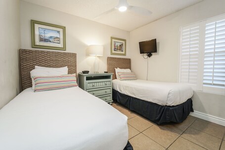 Pelican Beach Resort by Panhandle Getaways - Image 255