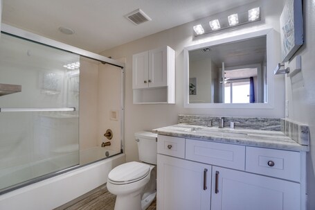 Pelican Beach Resort by Panhandle Getaways - Image 167