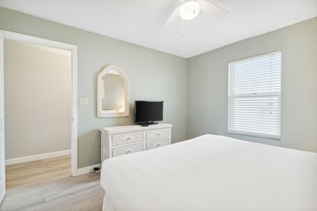 Pelican Beach Resort by Panhandle Getaways - Image 228