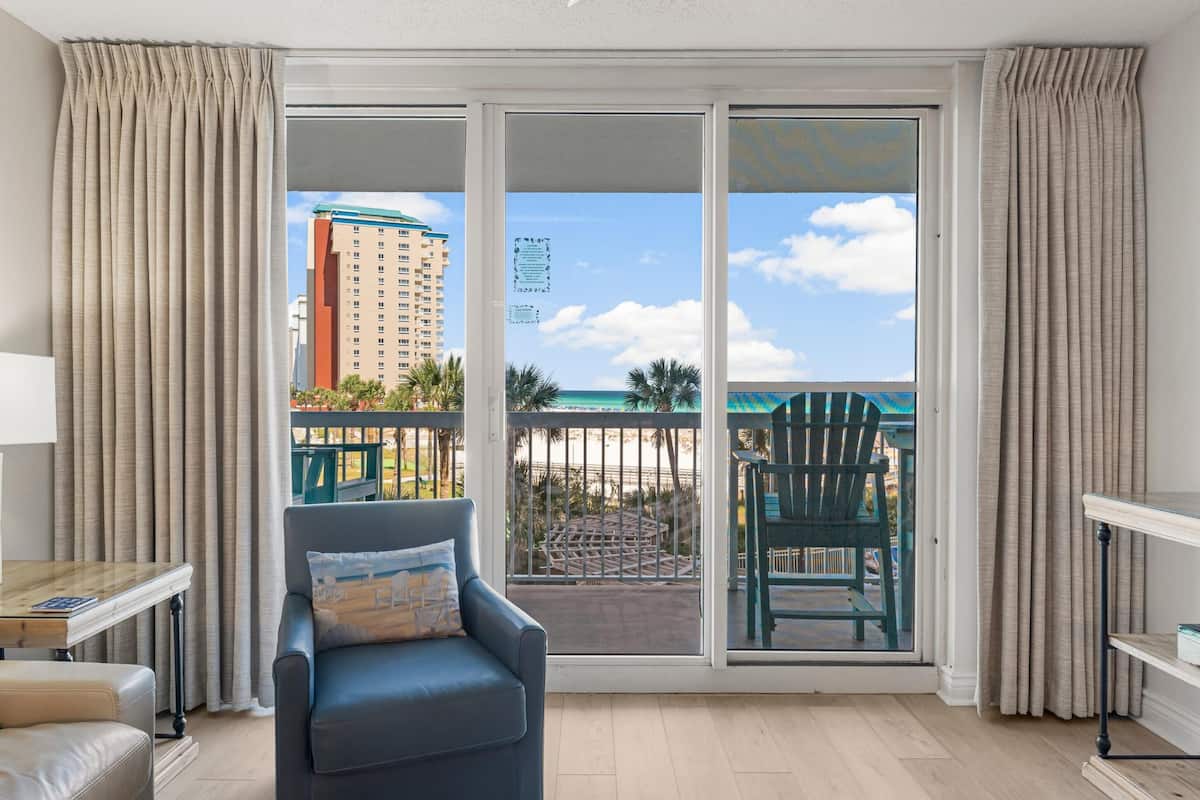 Condo, 2 Bedrooms, Partial Sea View (Pelican 315) | Living area | TV