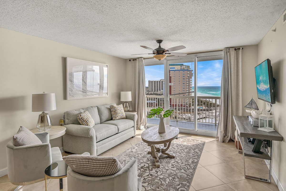 Condo, 2 Bedrooms, Beach View (Pelican 1015) | Living area | TV