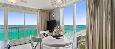 Kondominium, 1 kamar tidur, pemandangan laut (Pelican 1011) | Makan di kamar