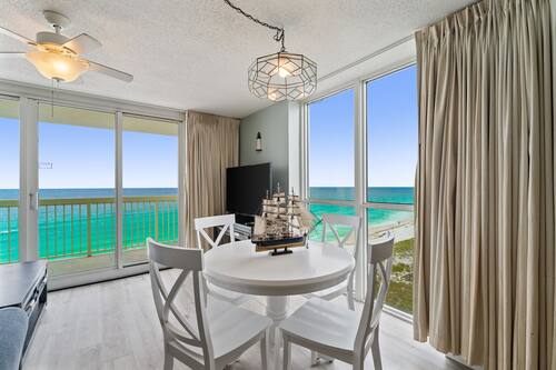 Apartment, 1 Schlafzimmer, Meerblick (Pelican 1011) | Essbereich im Zimmer