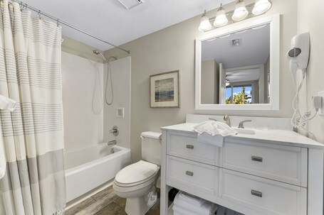 Pelican Beach Resort by Panhandle Getaways - Image 179