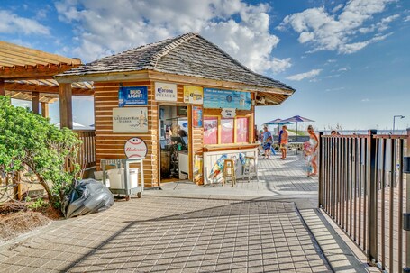 Pelican Beach Resort by Panhandle Getaways - Image 128