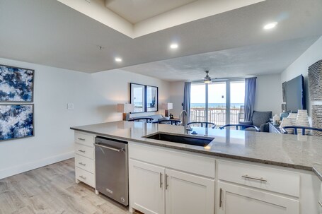 Pelican Beach Resort by Panhandle Getaways - Image 21