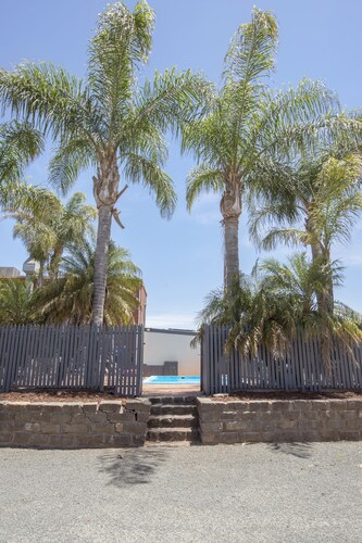 Pioneer Station Motor Inn