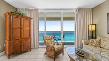 Kondominium, 1 kamar tidur, pemandangan pantai (1-1515) | Area keluarga | TV dan pemutar DVD