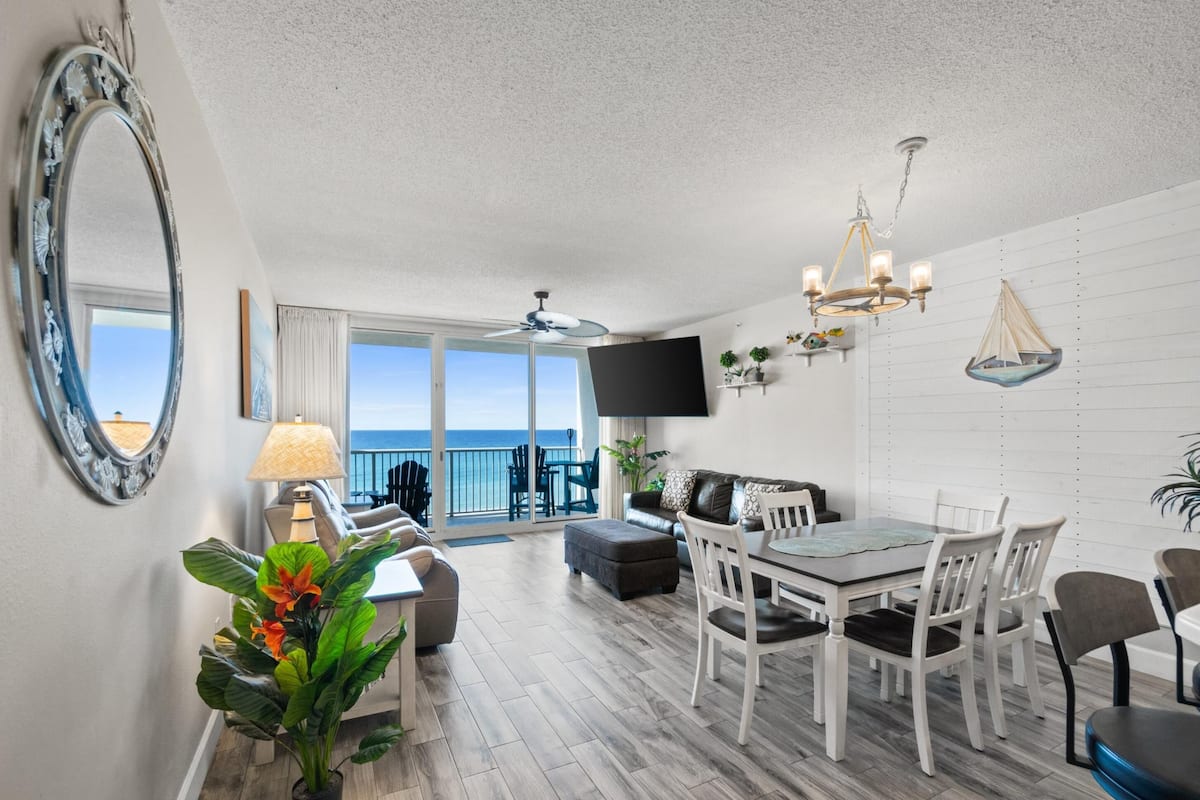 Condo, 2 Bedrooms, Ocean View (2-407) | In-room dining