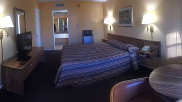 Habitación, 1 cama de matrimonio grande | Wifi gratis y ropa de cama