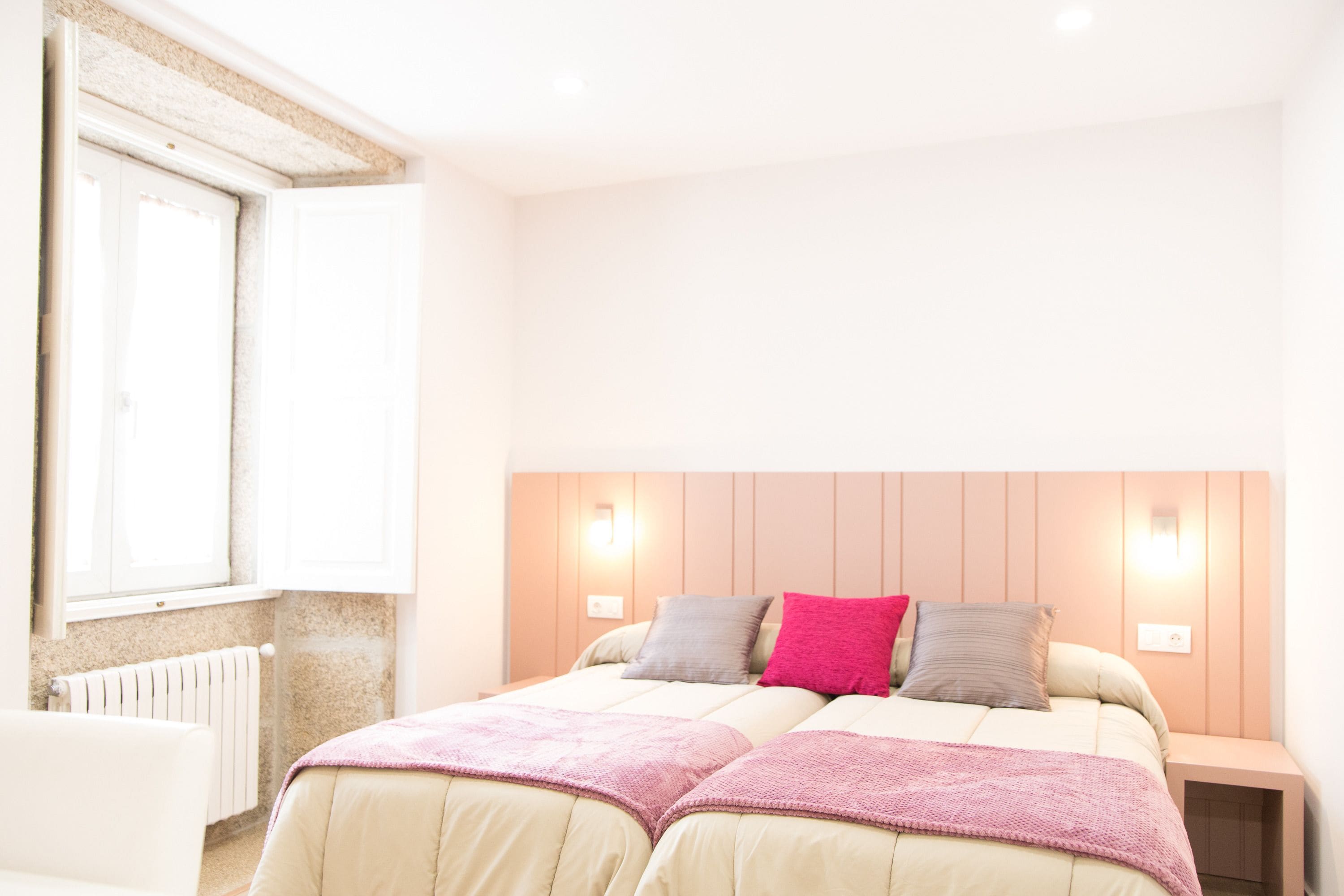 Premium bedding, desk, blackout drapes, free WiFi