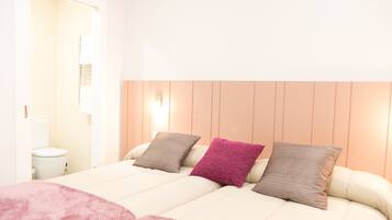 Literie de qualité supérieure, bureau, rideaux occultants, Wi-Fi gratuit