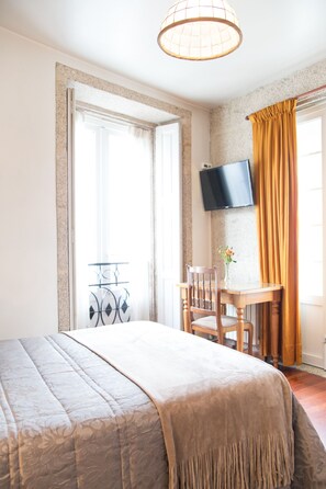 Premium bedding, desk, blackout curtains, free WiFi - Linares Rooms Santiago (Santiago de Compostela)