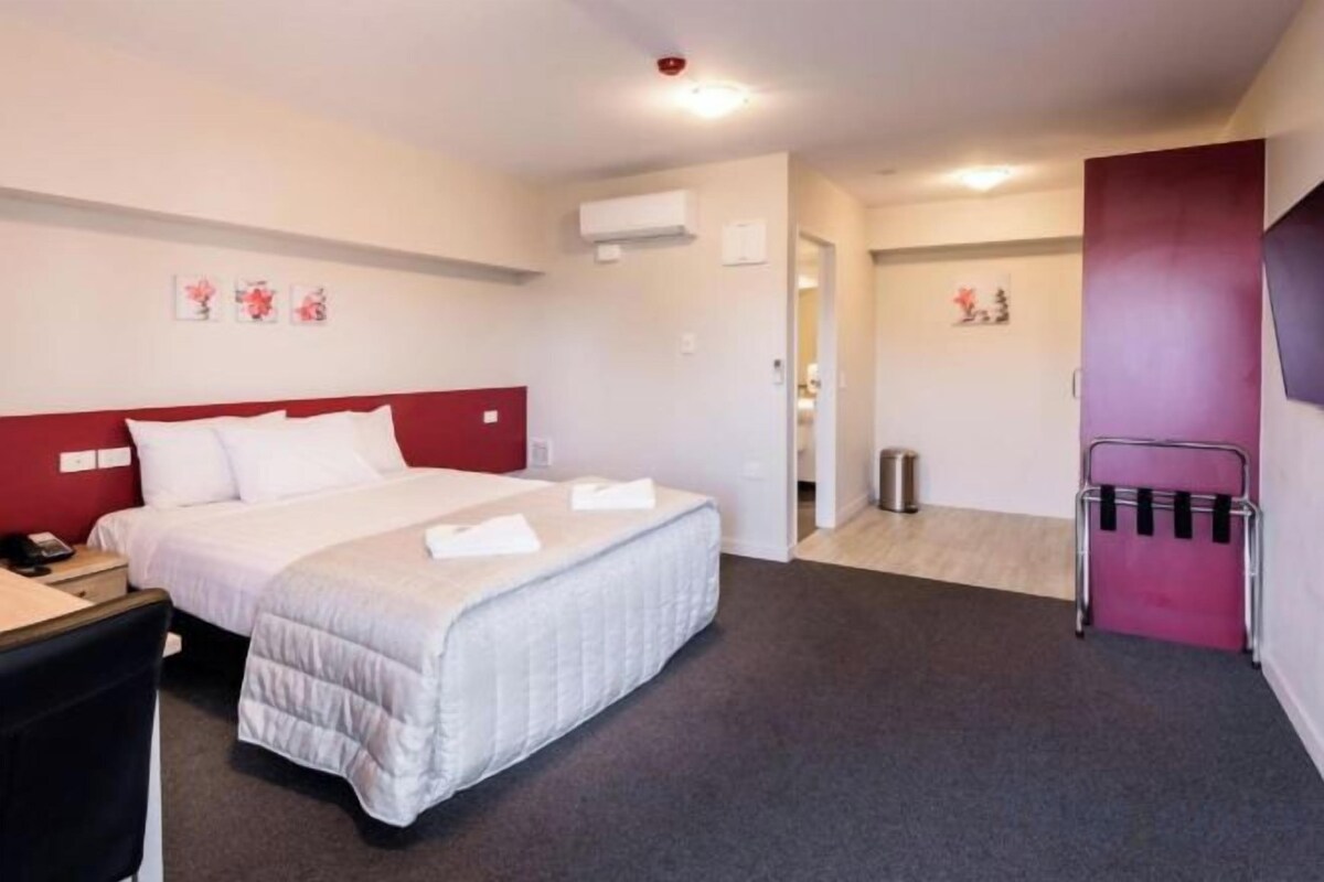 Blackout drapes, soundproofing, iron/ironing board, WiFi (free)