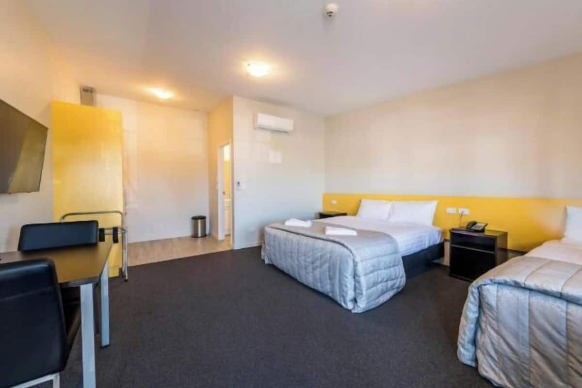 1 chambre, rideaux occultants, chambres insonorisées