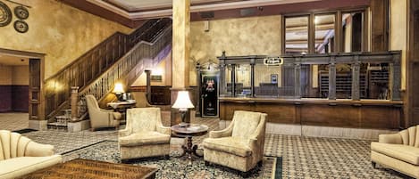 Sala de estar en el lobby