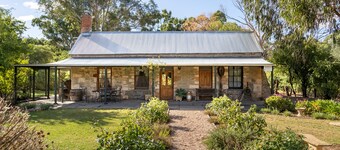 Reillys Wines Heritage Cottages