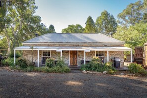 Terrace/patio - Reillys Wines Heritage Cottages (Mintaro)