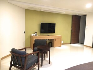 Family Room | Premium bedding, down comforters, free WiFi, bed sheets - K Tourist Hotel (Jeju City)