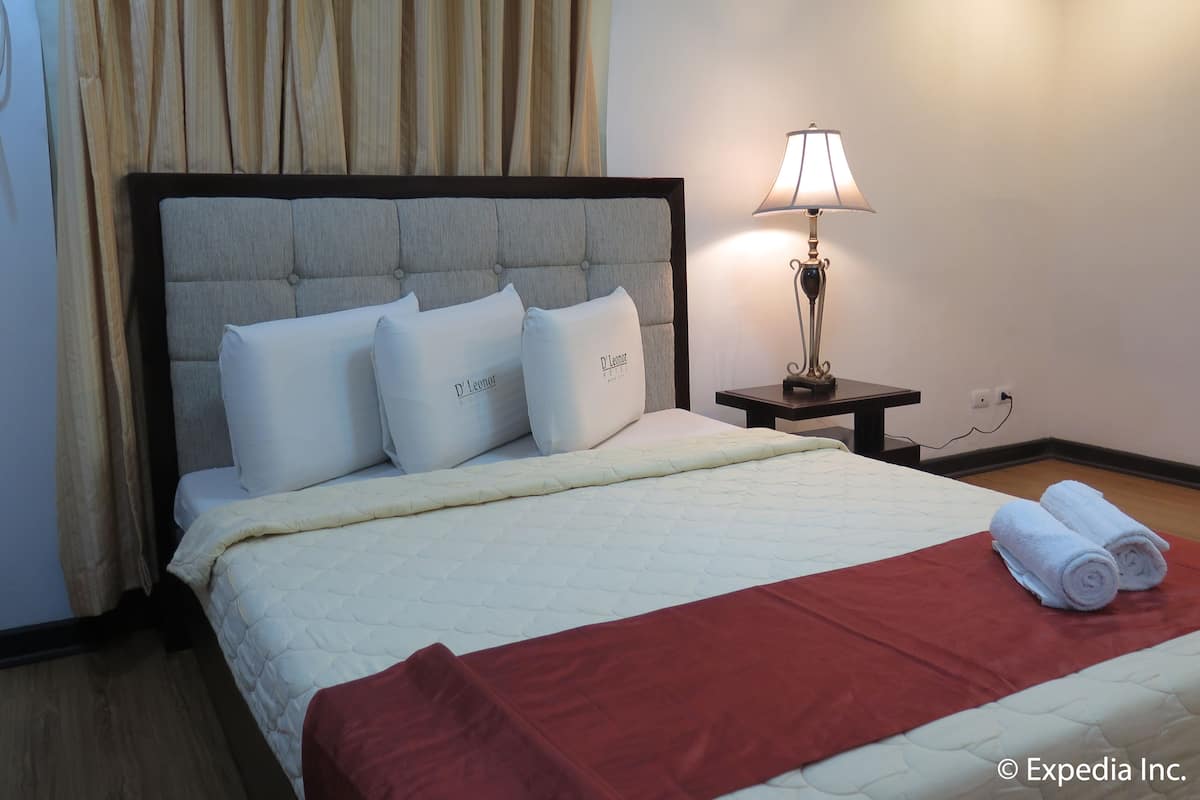 Presidentiële suite, 2 slaapkamers, geen ramen | 1 slaapkamer, een bureau, gratis wifi, beddengoed