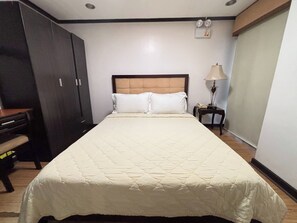 Junior Suite, 1 Bedroom | 1 bilik tidur, meja, Wi-fi percuma, cadar katil 
