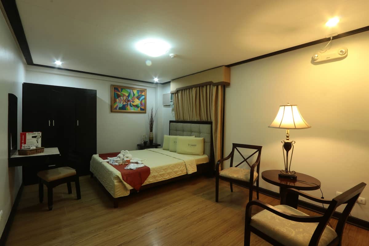Superior suite, 1 slaapkamer, geen ramen | 1 slaapkamer, een bureau, gratis wifi, beddengoed