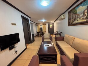 Suite superior | 1 dormitorio, escritorio, tabla de planchar con plancha y wifi gratis