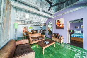 TV de tela plana, DVD player