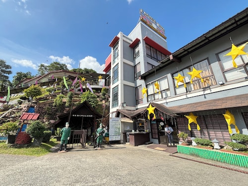 D'Japanese Tunnel Family Resort