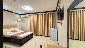 Desk, blackout drapes, iron/ironing board, free WiFi
