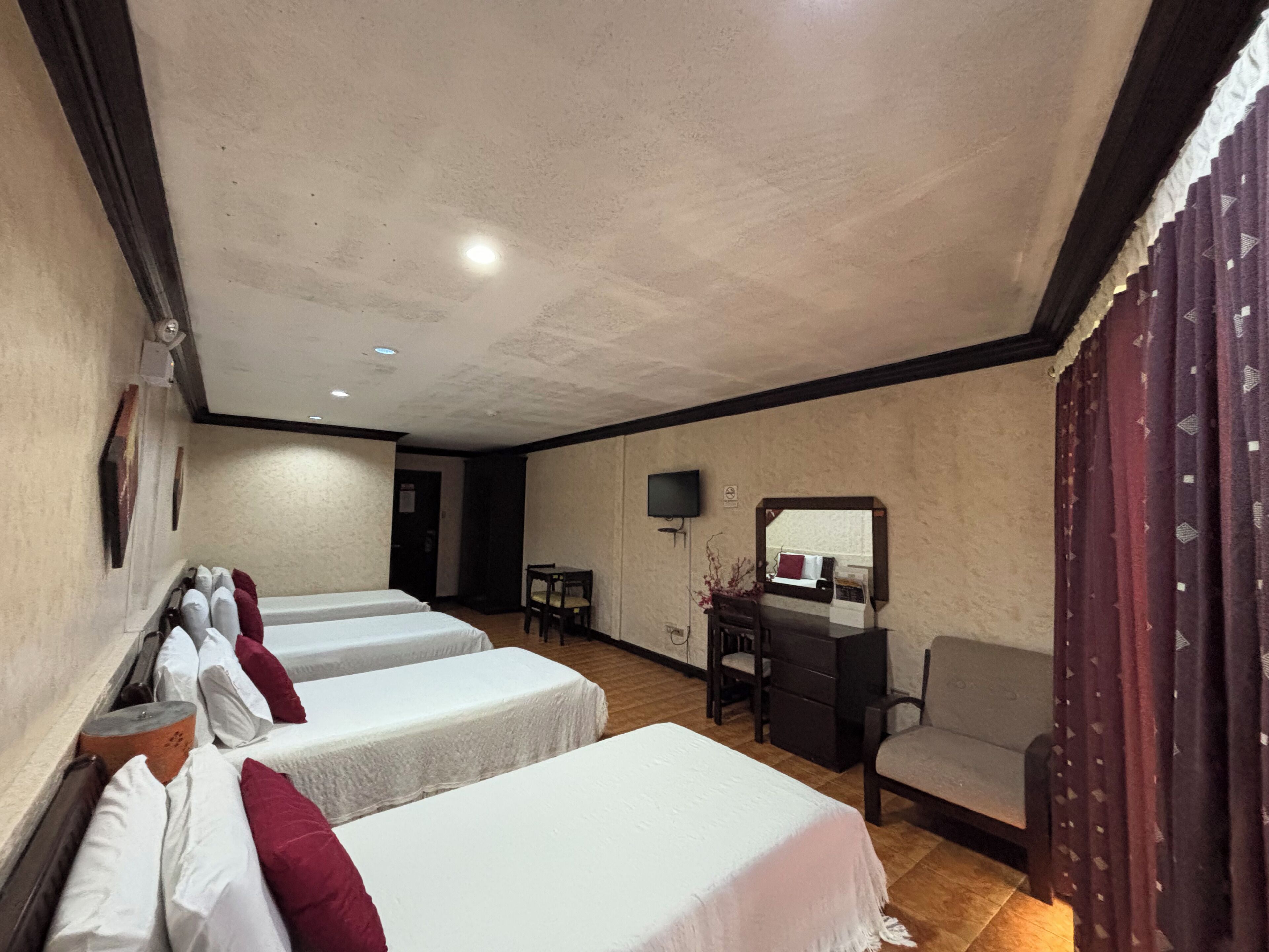 Standard Quadruple Room | Rollaway beds