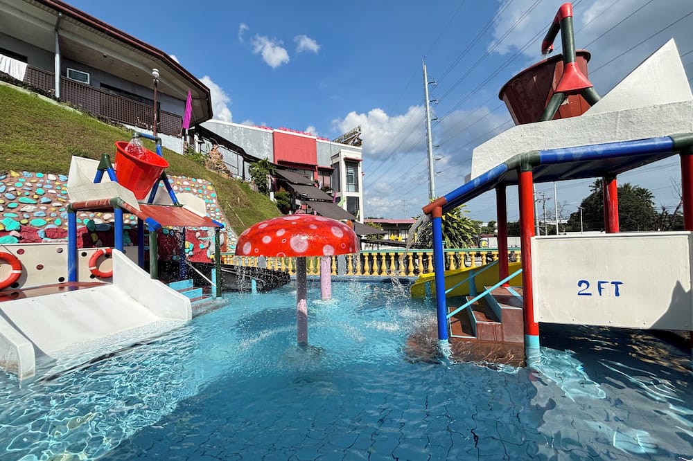 D'Japanese Tunnel Family Resort