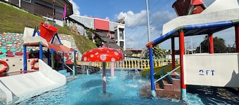 D'Japanese Tunnel Family Resort
